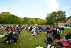 soirée cinéma dans le parc de l'Abbaye Royale de l'Epau