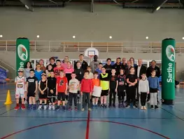 Le Département invite de jeunes Sarthois à la rencontre de basketteurs professionnels !