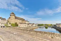 Conférence : "La mise en place d'une seigneurie châtelaine à Laval au XIe siècle"
