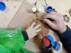 Atelier "L'argile des tout petits" avec la participation du Musée de la faïence et de la céramique