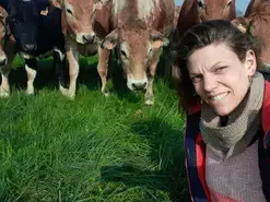 Mercredi du terroir : Visite d'un élevage de poulets de Loué et de vaches parthenaises