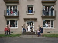 Ces gens qui vivent trop près de moi - Collectif Grand maximum / Sébastian Lazennec