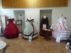 Exposition de Nicole Lecaille, costumière « Bicentenaire de l’Impératrice Eugénie »