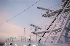 Voyage au cœur des ondes mystérieuses : la télégraphie sans fil, la radio, la télévision, le radar.