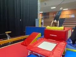 Stage initiation acrobatie et trampoline 5-7 ans | Vacances de noël