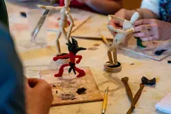 Atelier en famille sculpture : un pour tous et tous burin