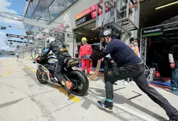24 Heures du Mans moto dans la pitlane 2021