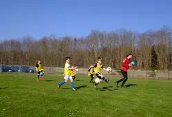 Football: les footballeurs pro à la rencontre de jeunes Sarthois