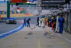 Arrêt aux stands 