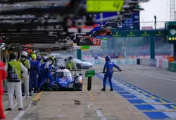 Arrêt aux stands 
