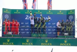 Arrivée et podium des 24 Heures 2020