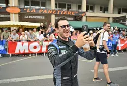 La parade des 24 heures du mans en centre-ville