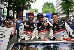 La parade des 24 heures du mans en centre-ville