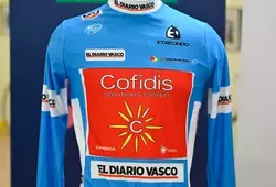 Nicolas Edet remet ses maillots au Musée du Vélo !