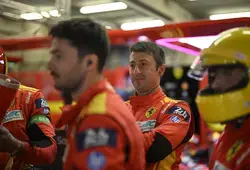 pitlane de nuit aux 24 heures