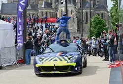 La parade des 24 Heures en centre-ville du Mans