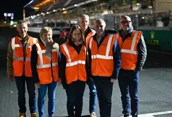 Montage du circuit des 24 Heures du Mans par les agents du Département !