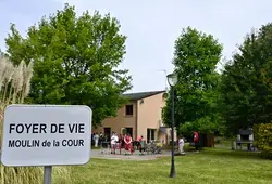 pose de la première pierre au foyer de vie du Moulin de la Cour