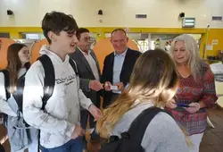  Distribution au collège Ariste-Jacques Trouvé-Chauvel à La Suze-sur-Sarthe