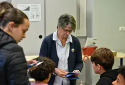  Distribution au collège Georges Desnos