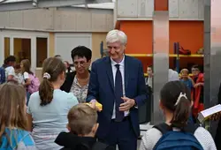 Chèques collèges et dictionnaires : le Département accompagne les collégiens