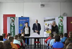 Chèques collèges et dictionnaires : le Département accompagne les collégiens