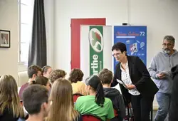 Chèques collèges et dictionnaires : le Département accompagne les collégiens