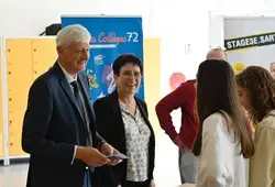 Chèques collèges et dictionnaires : le Département accompagne les collégiens