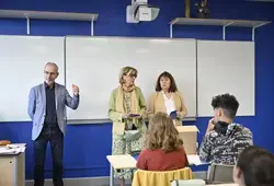 Distribution au collège Albert Camus au Mans