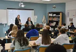 Distribution au College Jacques Pelletier à Changé