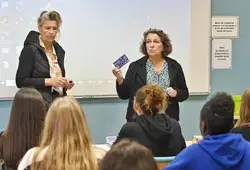  Distribution au College Jacques Pelletier à Changé