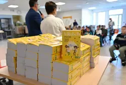 Distribution au collège Jacques Prévert de Pontvallain