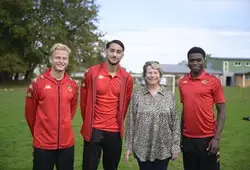 Savigné-l'Évêque accueille des footballeurs professionnels ! 