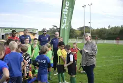 Savigné-l'Évêque accueille des footballeurs professionnels ! 