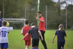 Savigné-l'Évêque accueille des footballeurs professionnels ! 