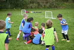 Savigné-l'Évêque accueille des footballeurs professionnels ! 