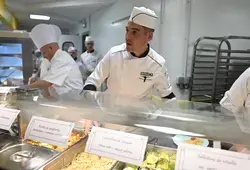 Des chefs-restaurateurs s'invitent au collège pour la semaine du goût 2024 !
