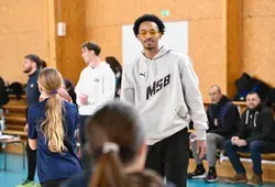 Le club Anille Braye Basket rencontre des joueurs professionnels