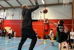 Des joueurs du MSB à l’entraînement du Basket Club Roëzéen !