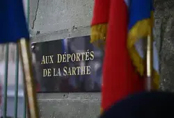 Une plaque pour se souvenir des déportés de la prison des Archives