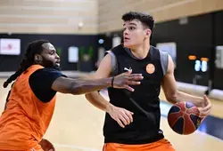 225 collégiens sarthois assistent à l'entraînement du MSB !