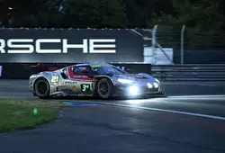La nuit sur le circuit