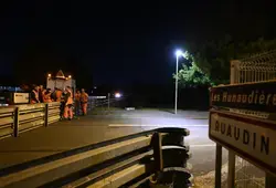 Montage du circuit des 24 Heures du Mans par les agents du Département