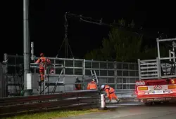 Montage du circuit des 24 Heures du Mans par les agents du Département