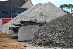 Un chantier d'enfouissement bas carbone testé à Brains-sur-Gée
