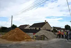 Un chantier d'enfouissement bas carbone testé à Brains-sur-Gée