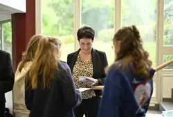  Distribution au collège Courtanvaux à Bessé-sur-Braye