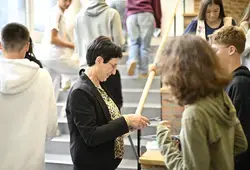  Distribution au collège Courtanvaux à Bessé-sur-Braye