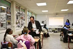 Chèques collèges et dictionnaires : le Département accompagne les collégiens 