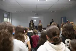 Chèques collèges et dictionnaires : le Département accompagne les collégiens 